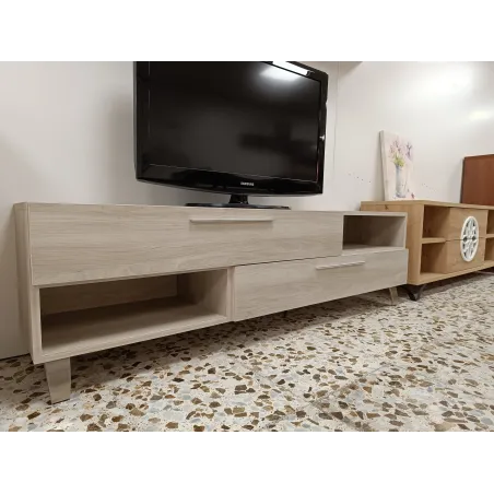 TV 180 CON ALTO PUERTA ELEVABLE TENDENCIAS