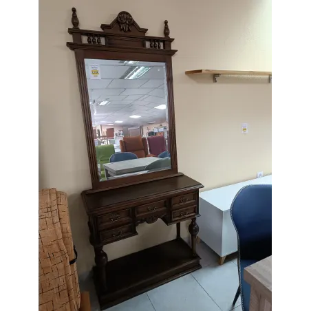 Recibidor clásico madera