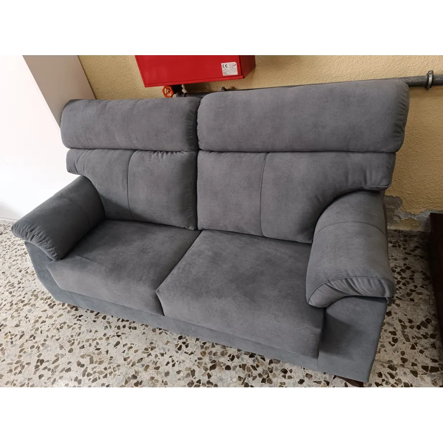 Sofá respaldo alto de liquidación