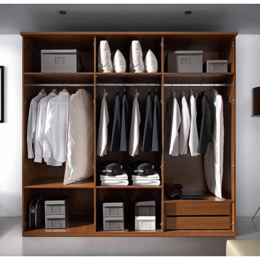 Armario diseño clásico con moldura seis puertas abatibles