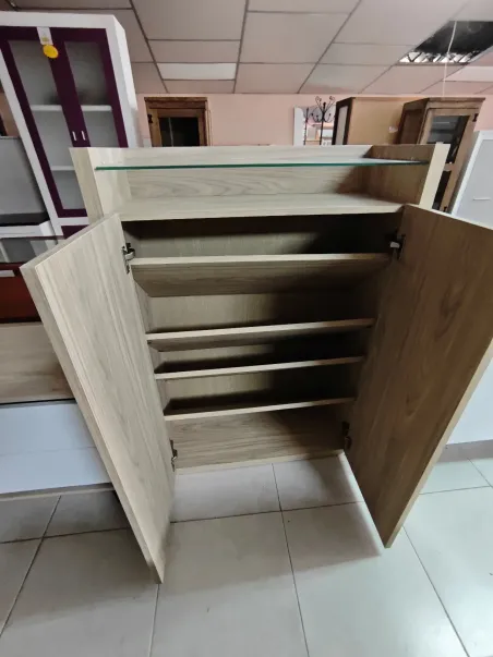 Zapatero expositor dos puertas