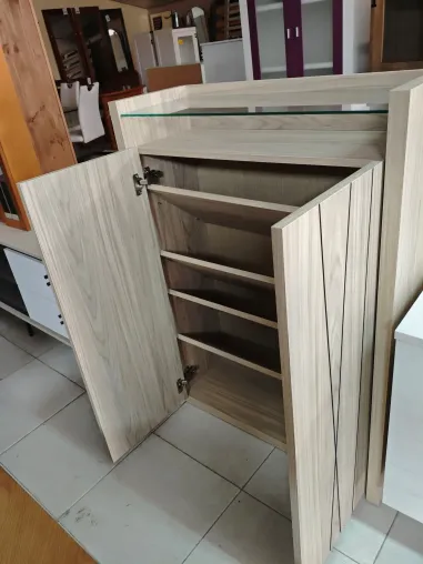 Zapatero expositor dos puertas