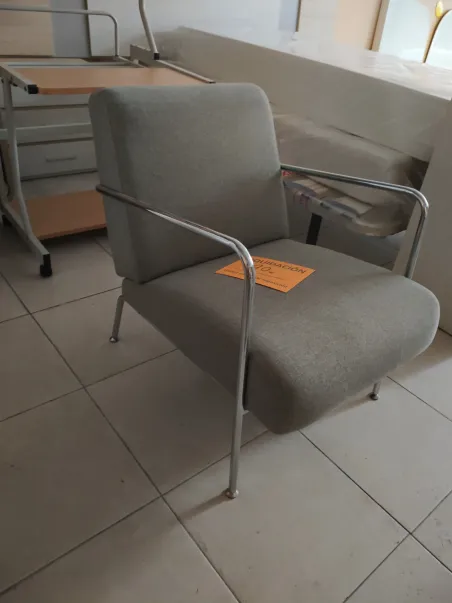 Sillón moderno estructura cromada