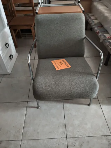 Sillón moderno estructura cromada