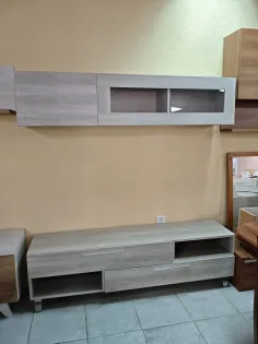 TV 180 CON ALTO PUERTA ELEVABLE TENDENCIAS